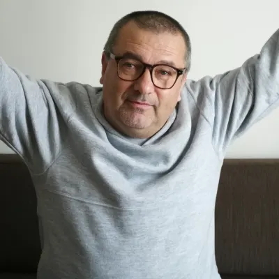 Карен, 54
